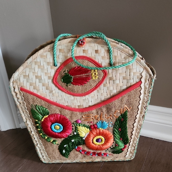 Handbags - Embroidered Straw Tote Bag